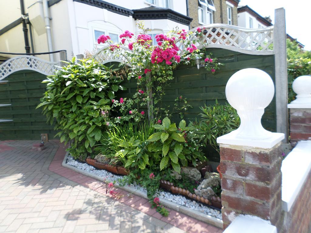 Atini Guest House Croydon Zewnętrze zdjęcie